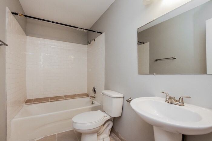 Building Photo - 6701 Woodthrush Dr