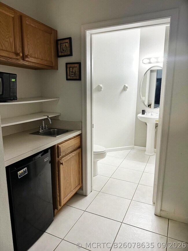 Building Photo - 8944 Sandshot Ct