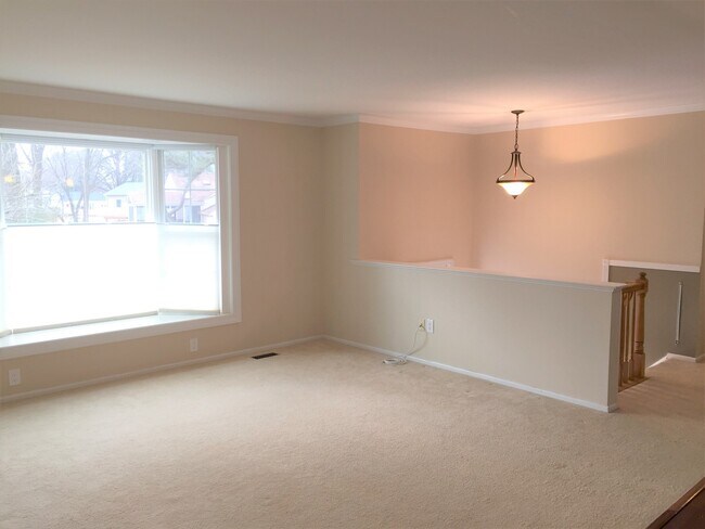 Building Photo - COMING SOON - GORGEOUS - LAKE BRADDOCK