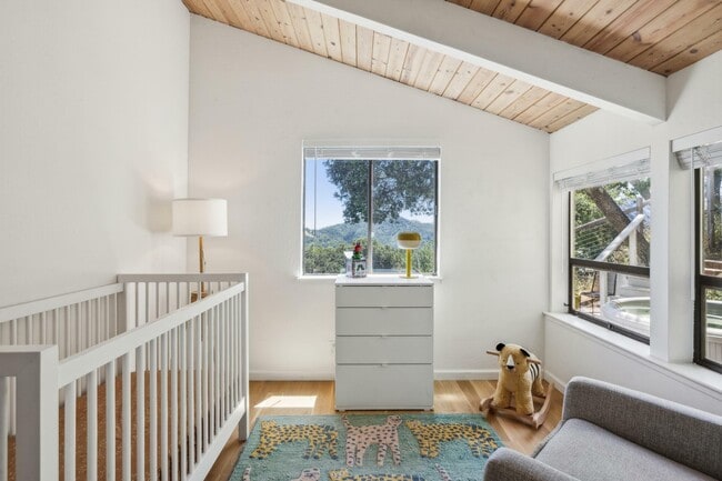 Building Photo - 85 Ridge Rd