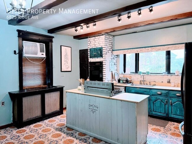 Building Photo - 6825 Ridge Ave