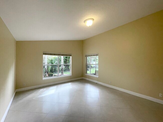 Building Photo - 2425 Pigeon Cay