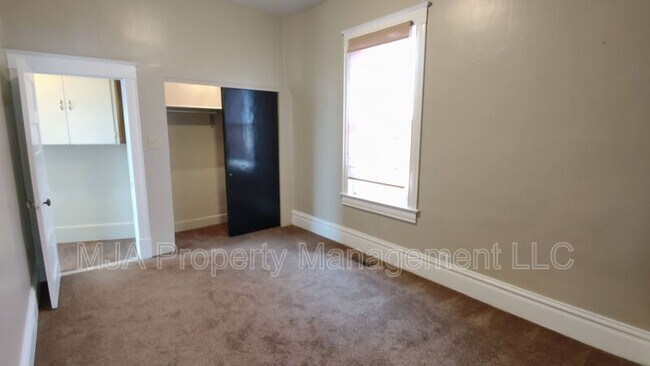 Building Photo - 2172 S 800 E