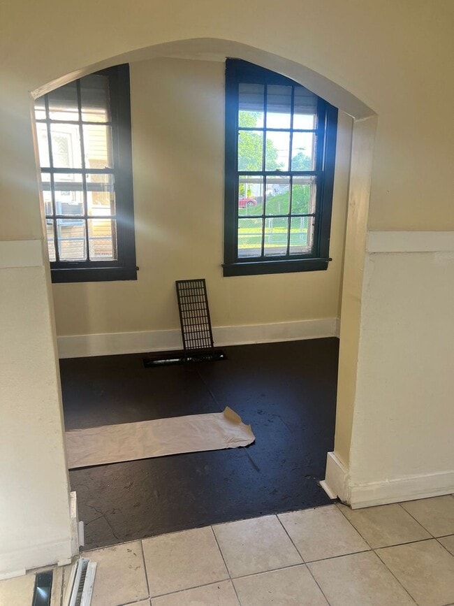 Building Photo - 3 bedroom house