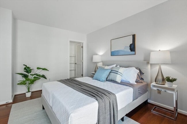 Building Photo - 197 8th St