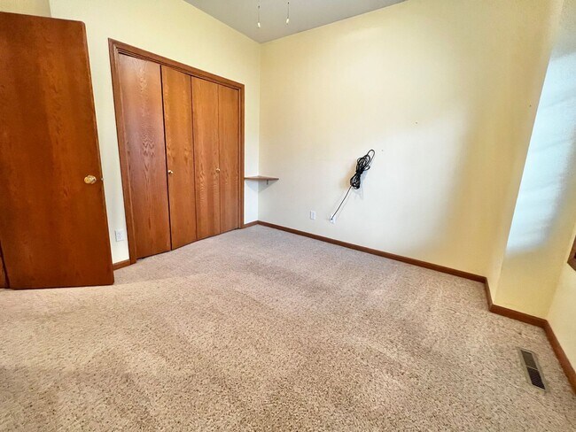 Building Photo - Charming 3 bed, 3 bath Ranch Home in South Fort Collins