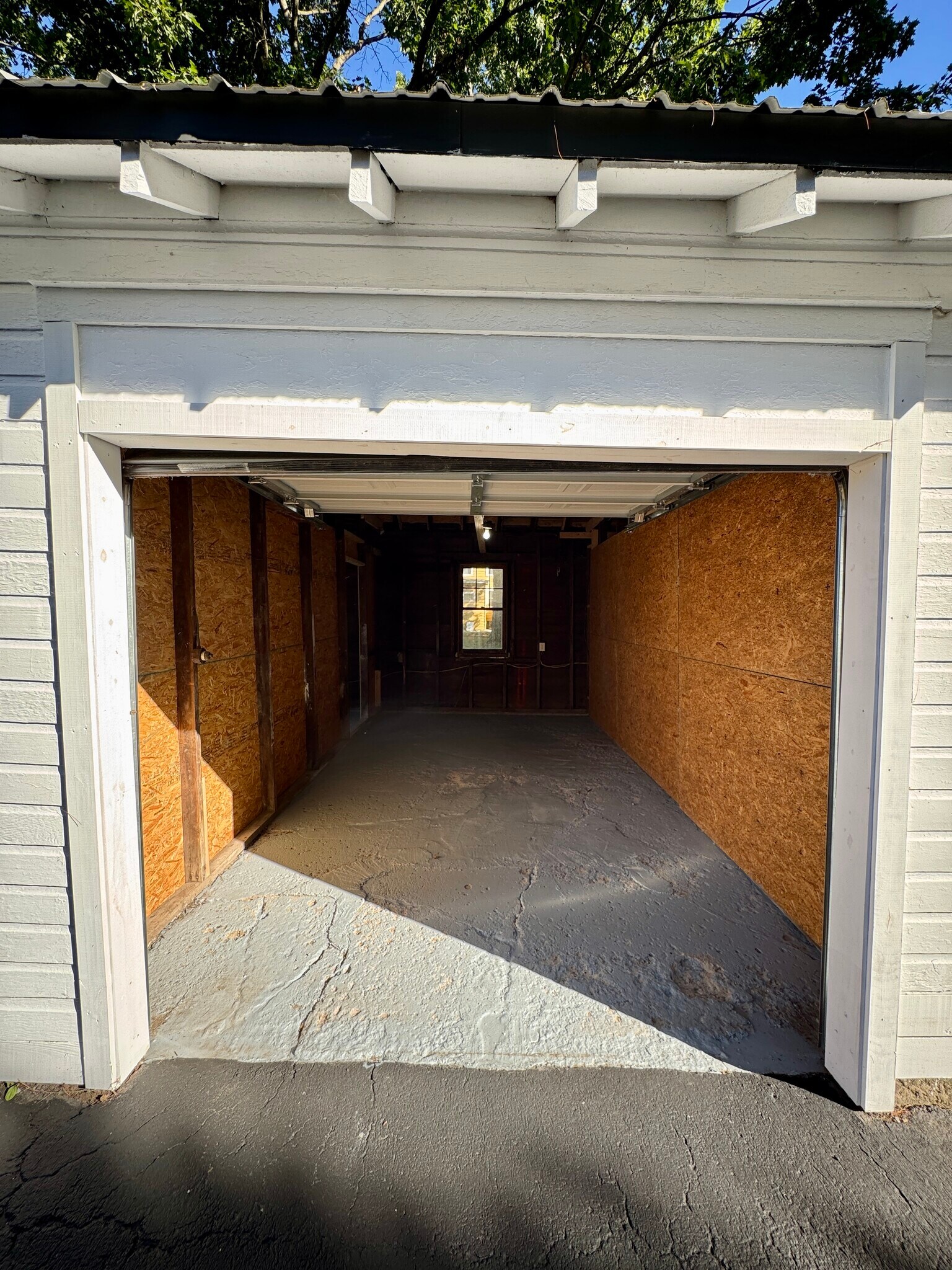 Building Photo - 757 N Jay St