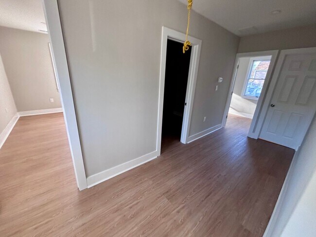 Building Photo - Freshly Renovated 8-Bedroom Home with Large Driveway – Ewing, NJ