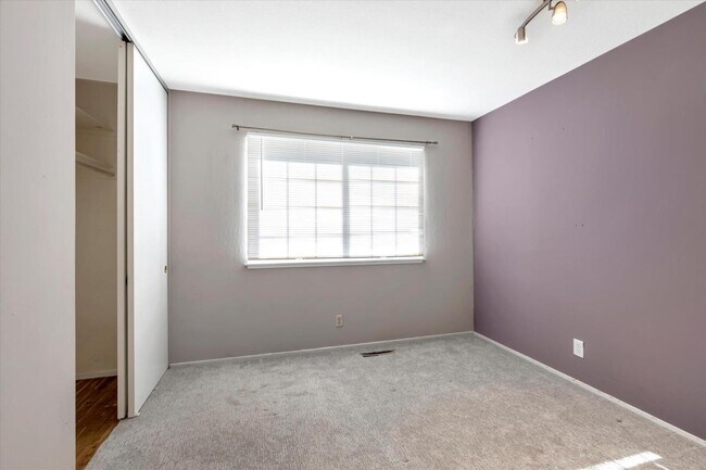 Building Photo - 40307 San Sebastian Pl