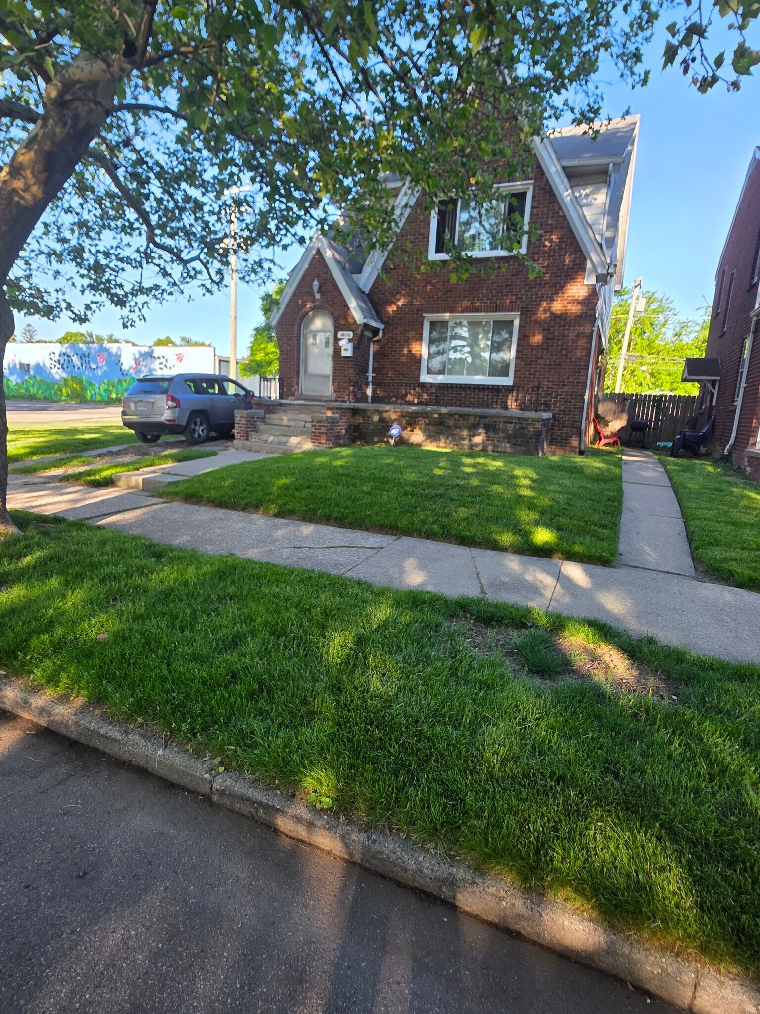 Building Photo - 10880 Stratman St