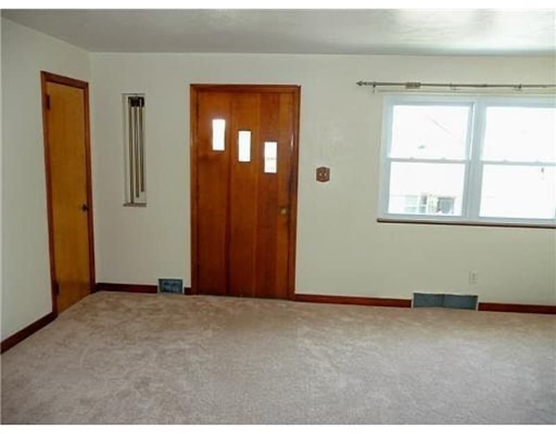 Building Photo - 310 Onyx Ave