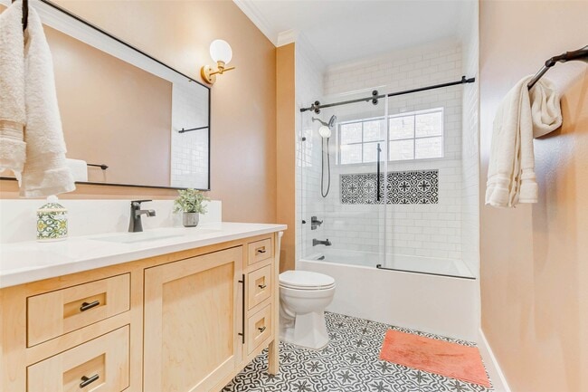 Building Photo - 2828 W Holcombe Blvd