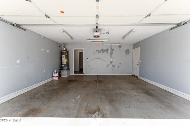 Building Photo - 291 N Rock St