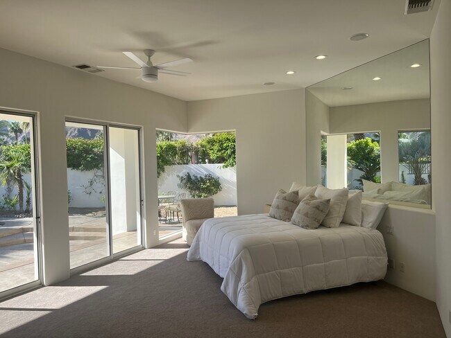 Building Photo - 45540 Cielito Dr