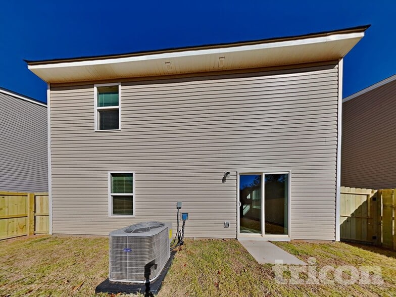 Building Photo - 2136 Southlea Dr