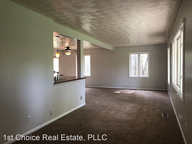 Building Photo - 2 br, 1 bath House - 10601 Riverside Drive