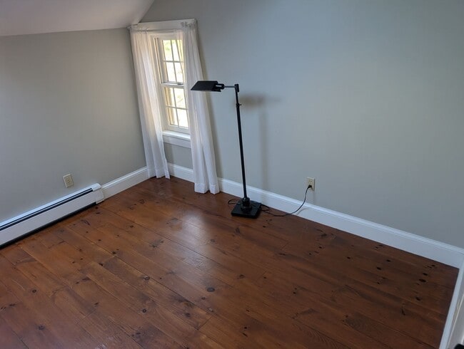 Building Photo - Beautiful 2 Bedroom House