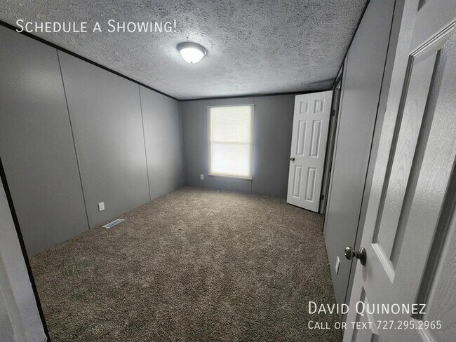 Building Photo - 4614 E Old Trail Rd