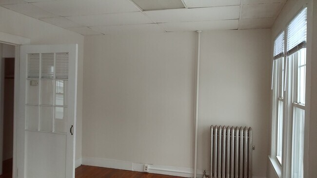 Building Photo - 448 Hawley Ave