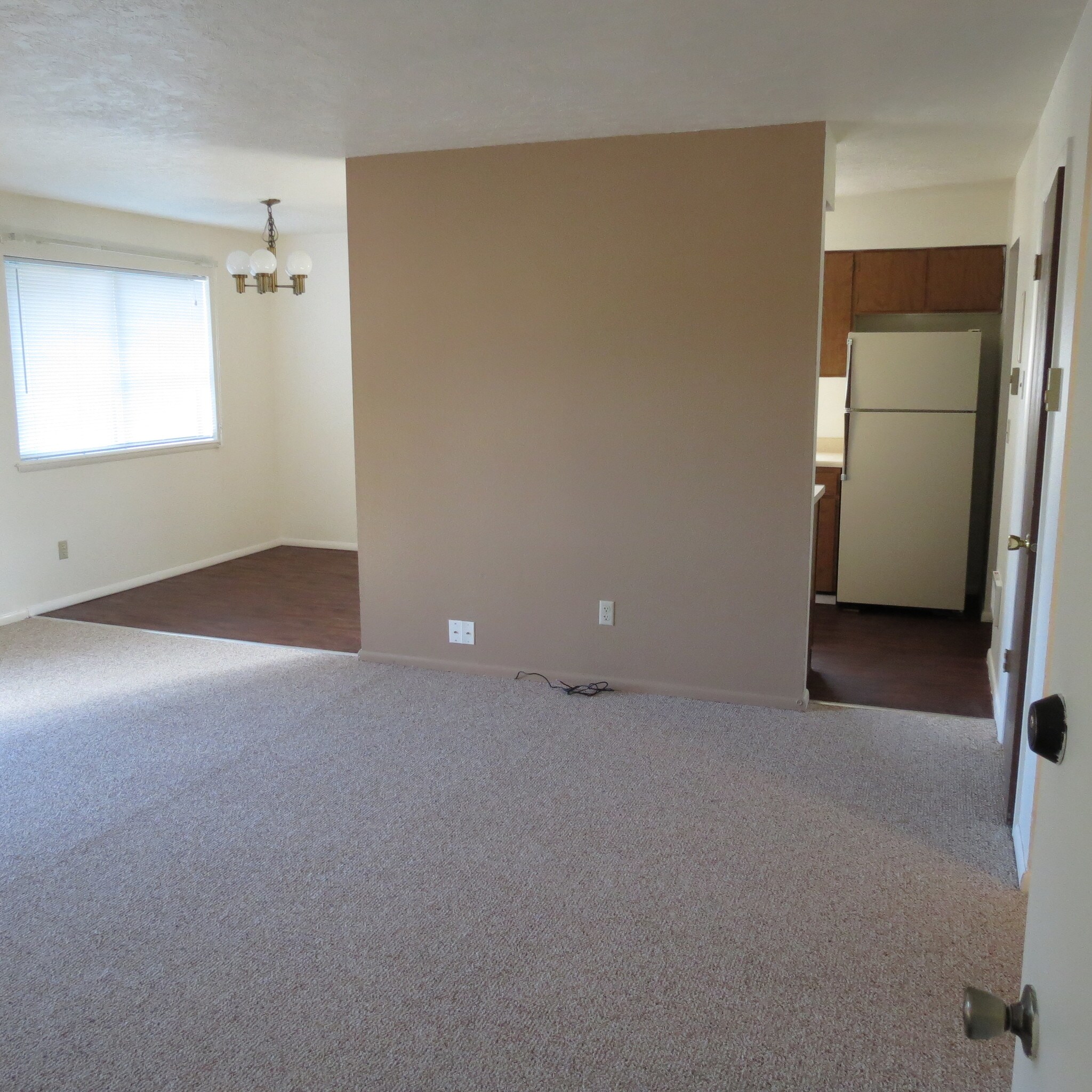 Building Photo - 1630 S Von Elm St