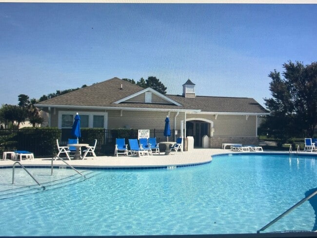 Building Photo - WOODBURY @ PALMETTO POINTE