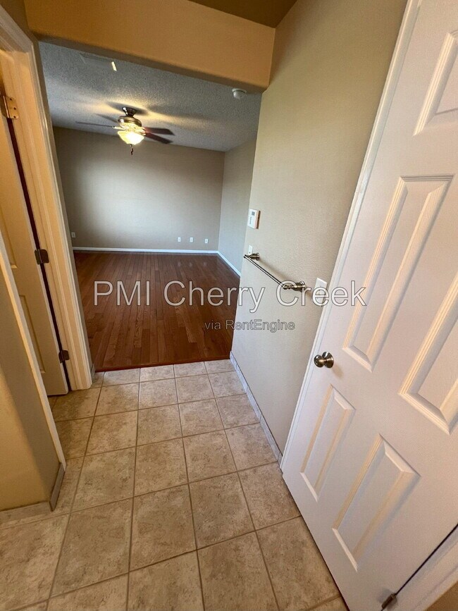 Building Photo - 19453 E Hollow Creek Dr