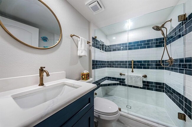 Building Photo - 6105 Bahia Del Mar Cir N