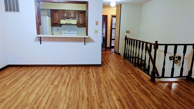 Building Photo - 16 Akokisa Dr