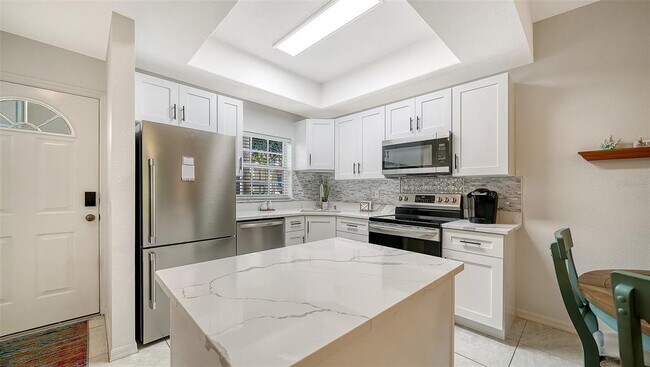 Building Photo - 8375 Glenrose Wy