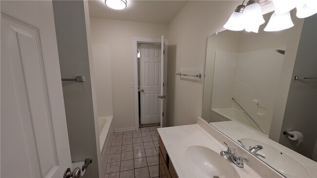 Building Photo - 2783 Boxwood Dr