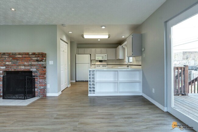Building Photo - 4701 Grumman St