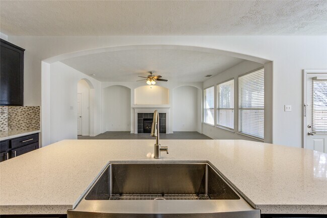 Building Photo - 82 W Twinvale Loop