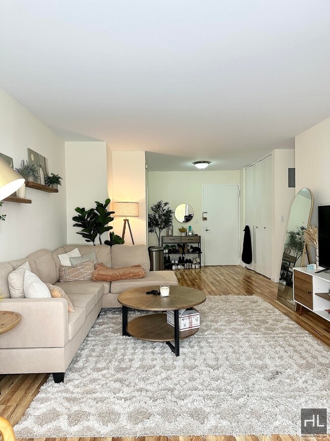 Building Photo - 220 EAST 65 STREET