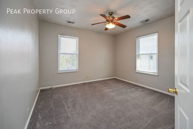 Building Photo - 2610 Woodburn Ave