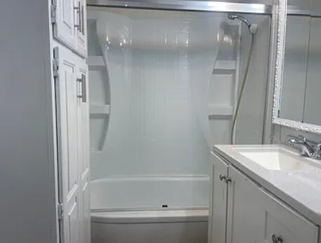 Building Photo - 813 E Washington St