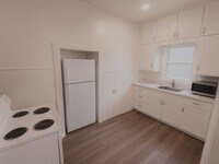 Building Photo - 404 S Van Buren St