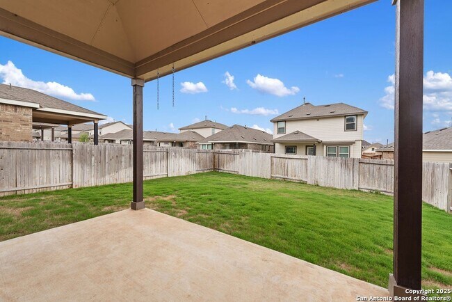 Building Photo - 2058 Egret Ave