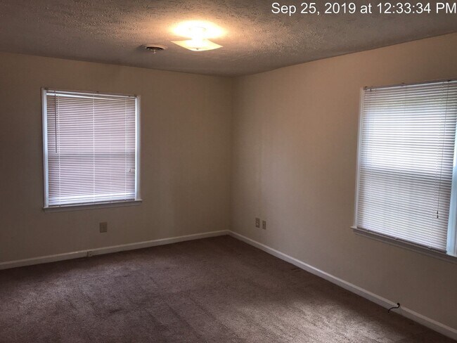 Building Photo - 7035 Darnell St