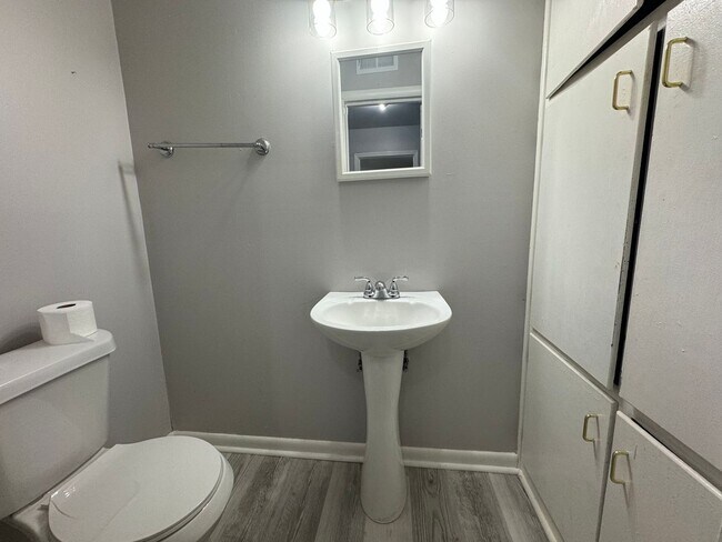 Building Photo - Adorable 3 bedroom 1.5 bathroom in Tulsa