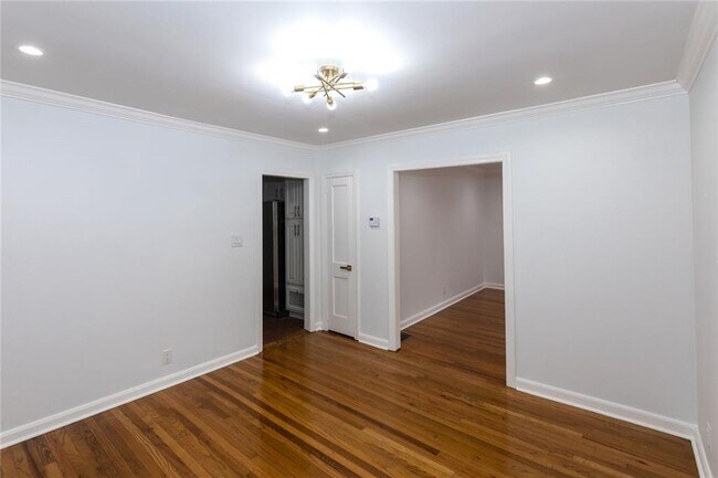 Building Photo - 1311 Roxboro Dr NE