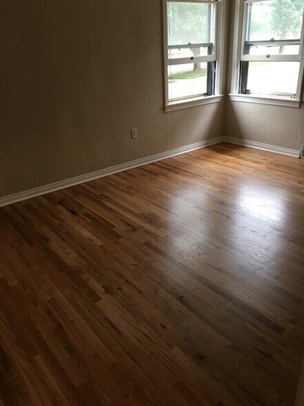 Building Photo - 1007 N Farragut Ave