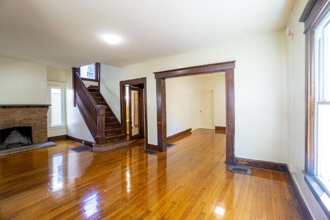 Building Photo - 963 Lancaster Ave