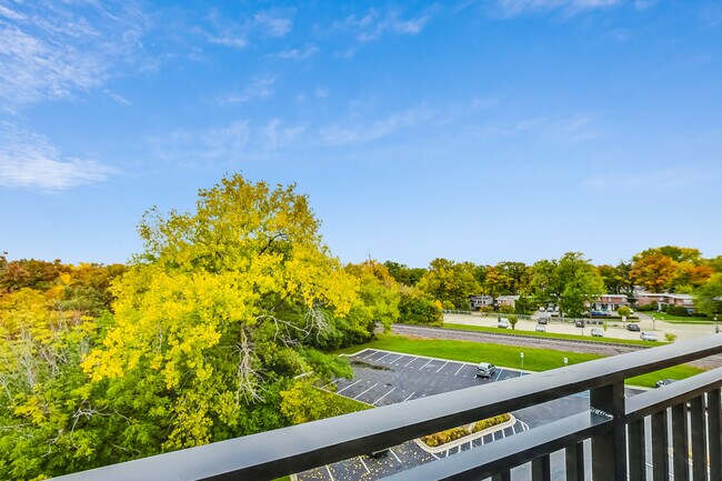 Building Photo - 555 Roger Williams Ave