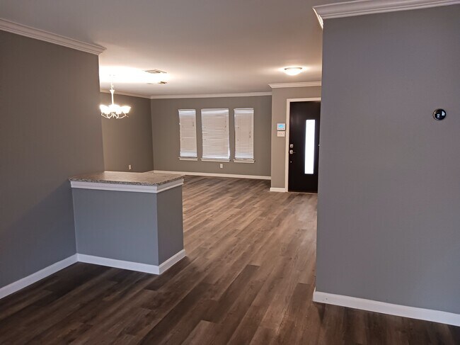 Building Photo - 7510 Legend Rock