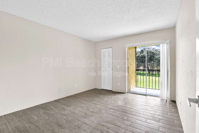 Building Photo - 414 Meadows Cir