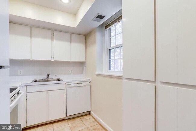 Building Photo - 4906 30th St S