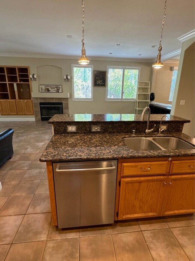 Building Photo - Home for Rent in Carmichael, CA
