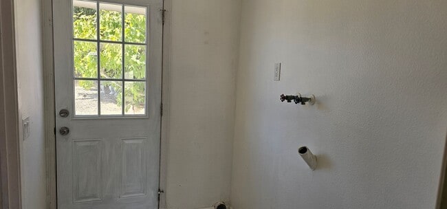 Building Photo - 4744 Westridge Dr