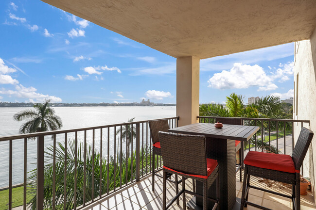 Building Photo - 1801 N Flagler Dr