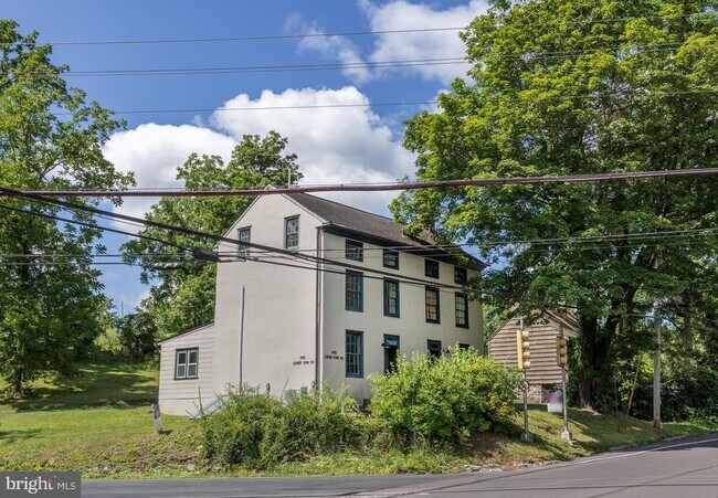Building Photo - 6192 Lower York Rd